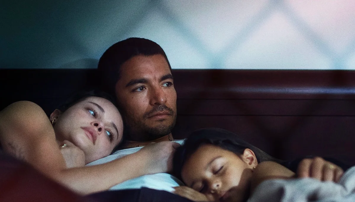 In Melissa Fishers „Inside These Walls“ kämpft eine Familie trotz Inhaftierung für Normalität