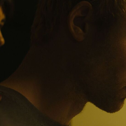 Rückblick auf Tribeca 2026: ICONOCLAST, beeindruckender Debüt-Thriller über die (Ir)Realität der Liebe